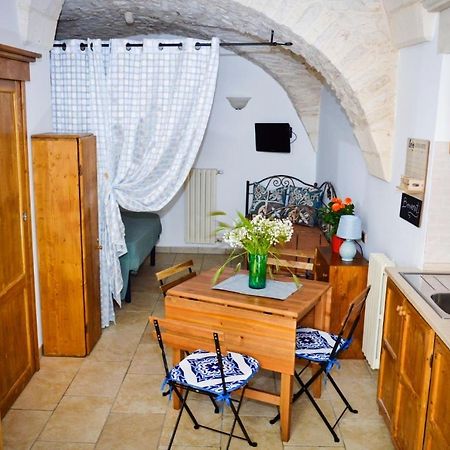 הוילה מרטינה פרנקה 2D La Bellezza Del Centro Storico A 2 Passi מראה חיצוני תמונה