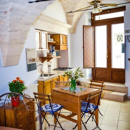 הוילה מרטינה פרנקה 2D La Bellezza Del Centro Storico A 2 Passi מראה חיצוני תמונה